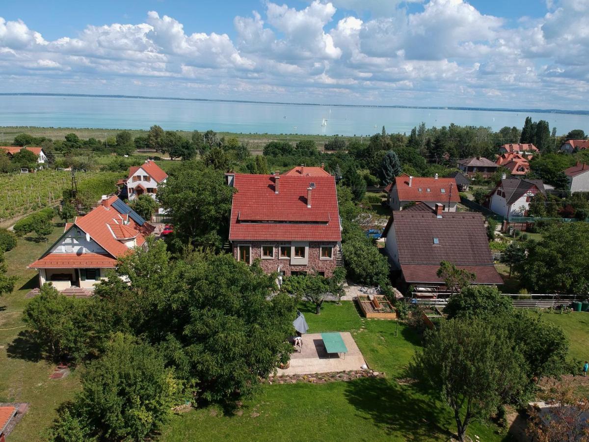 Hello Balaton Apartment Alsoors Bagian luar foto